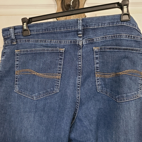 Riders by Lee Woman's Flex Stright Leg Jeans, Size: 18 Color: Blue - Picture 13 of 13